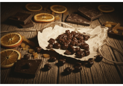 Cubes d'oranges confites au chocolat